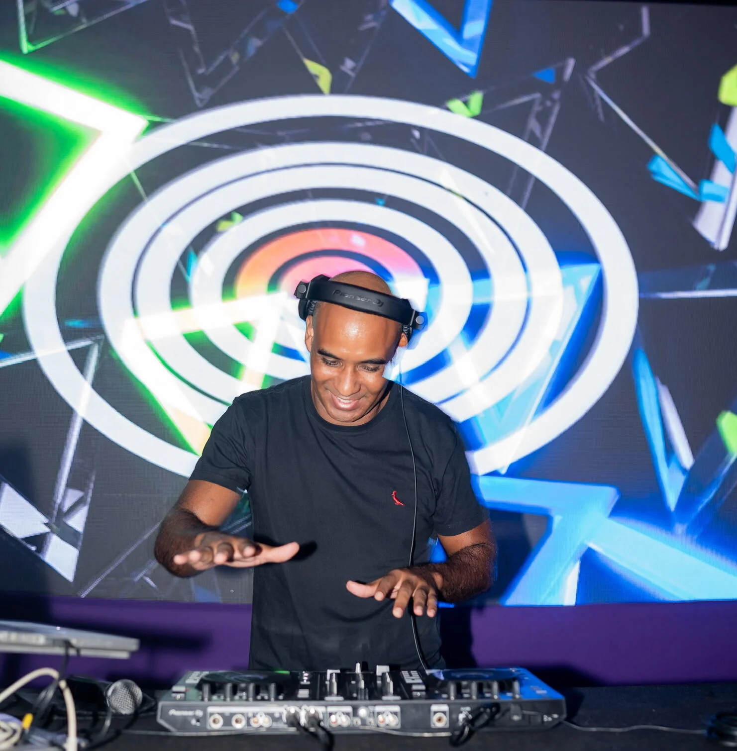 Mael Siqueira DJ em apresentação